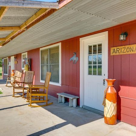 Delightful Carmine Studio On Farm Near Round Top! Exterior foto